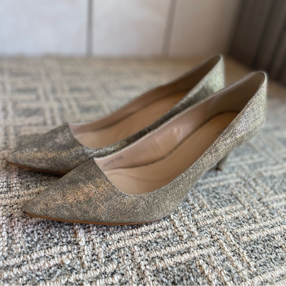 Tahari Kitten Heels